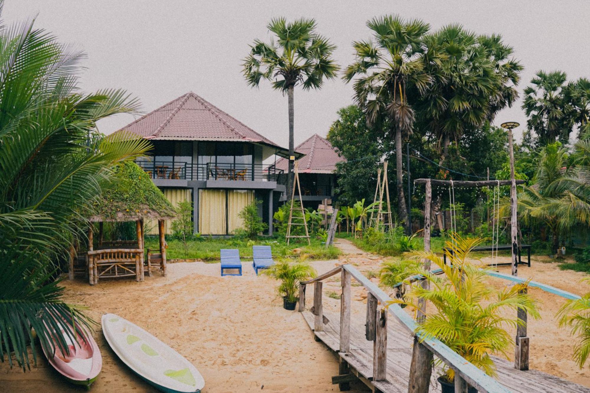Funky Moon Kampot Hostel Eksteriør bilde